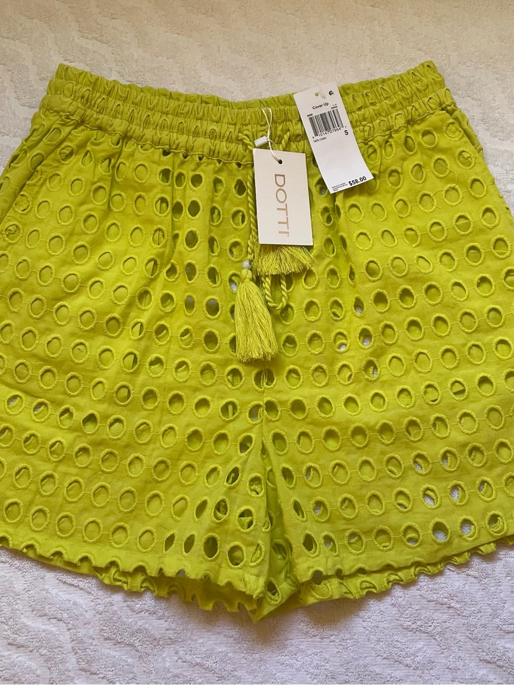 “Dotti” Lime Color Eyelet Shorts with Tassel Drawstring Shorts.
Size: S   NWT